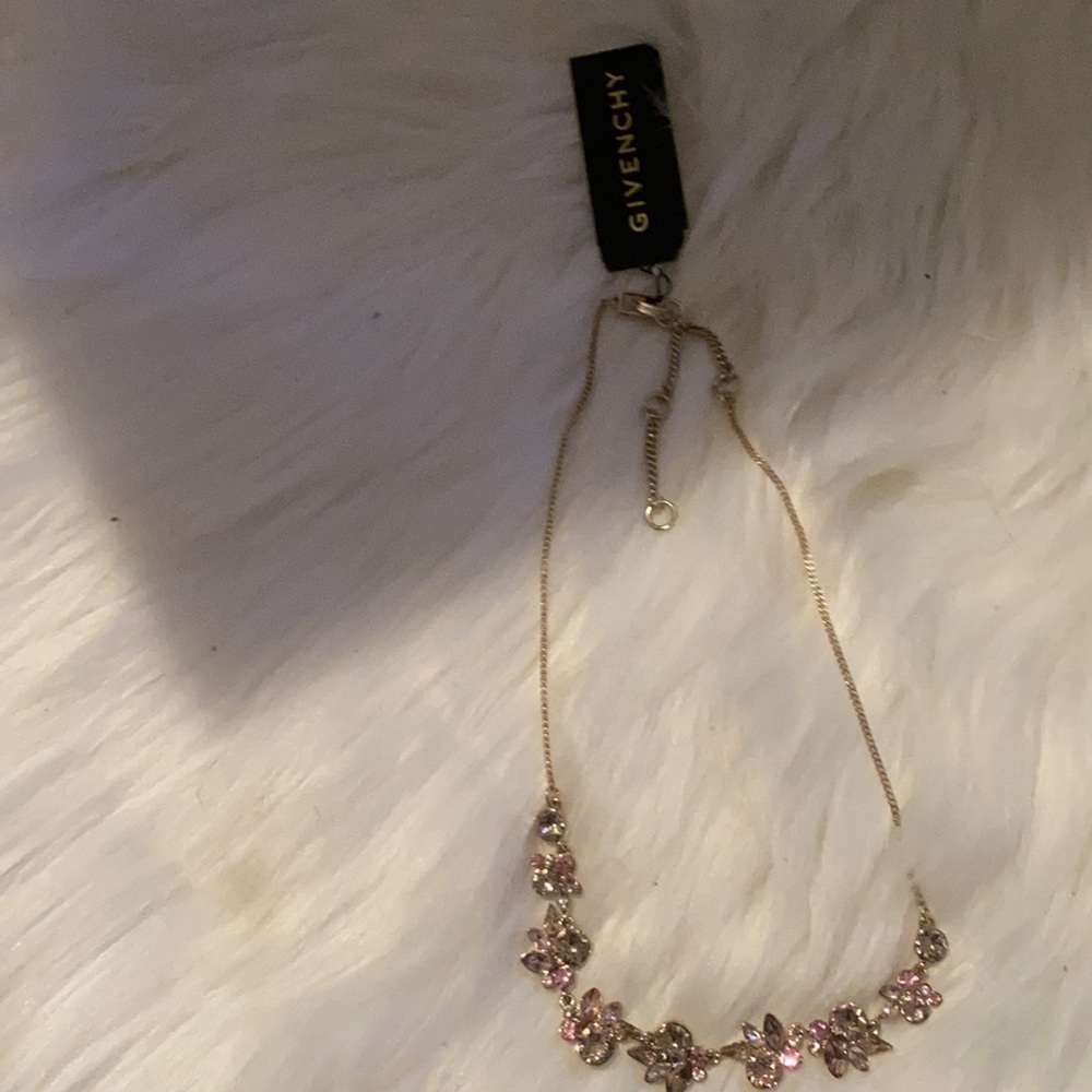 🔥Givenchy statement Necklace 🔥 - Picture 6 of 10
